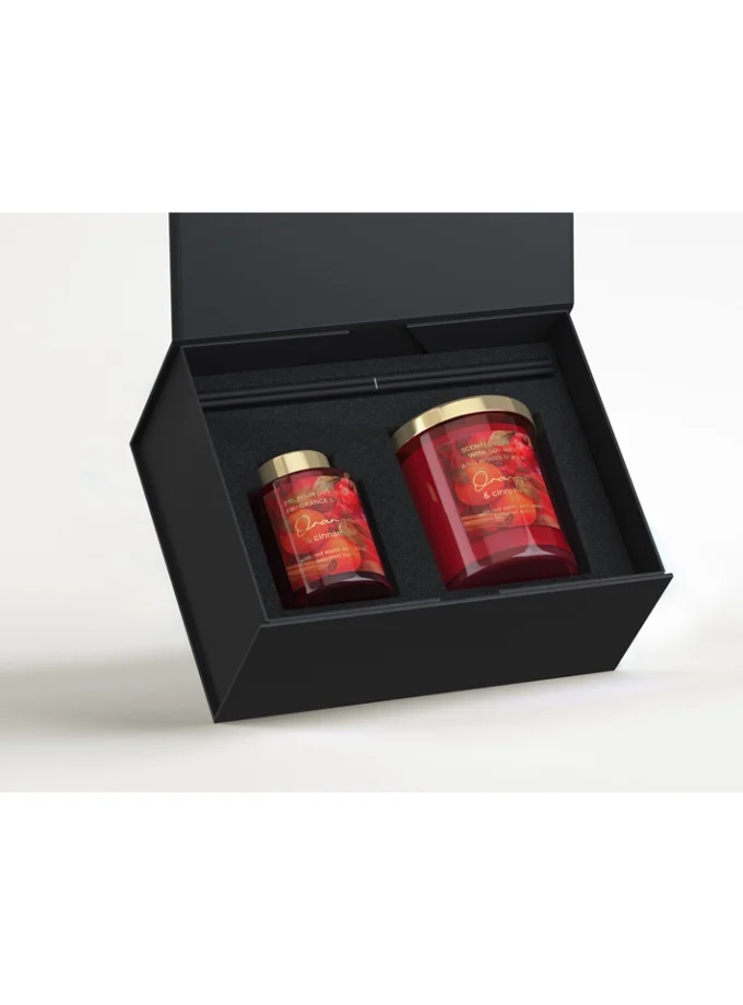 подаръчен комплект Orange Cinnamon, Bartek Orange Cinnamon, подаръчен комплект със свещ и дифузер, ароматна свещ и дифузер, коледен подаръчен комплект, подаръчен комплект за дома, свещ с портокал и канела, дифузер с портокал и канела, зимен подаръчен комплект, подарък Bartek Candles